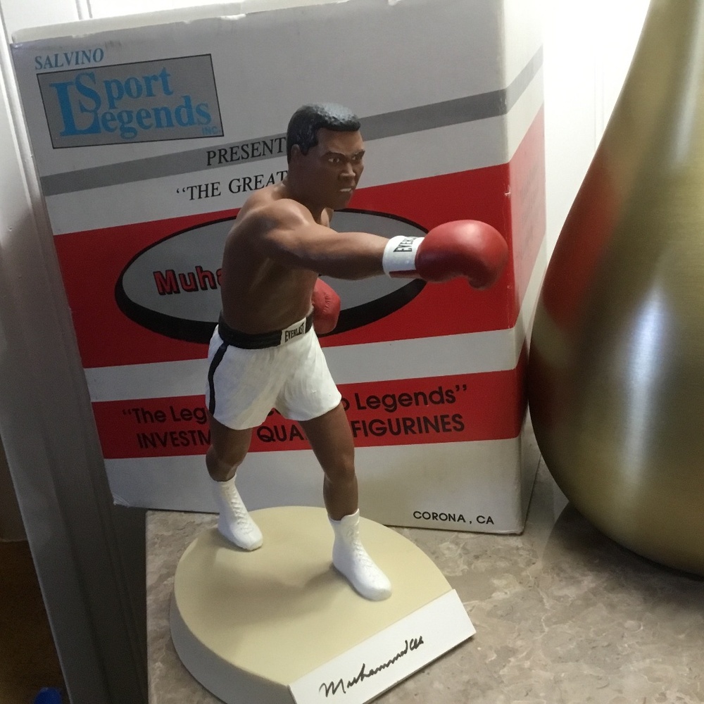 “THE GREATEST” Muhammad Ali Salvino Sports Legends Figurine #2,843 of 3,000… - Picture 3 of 16